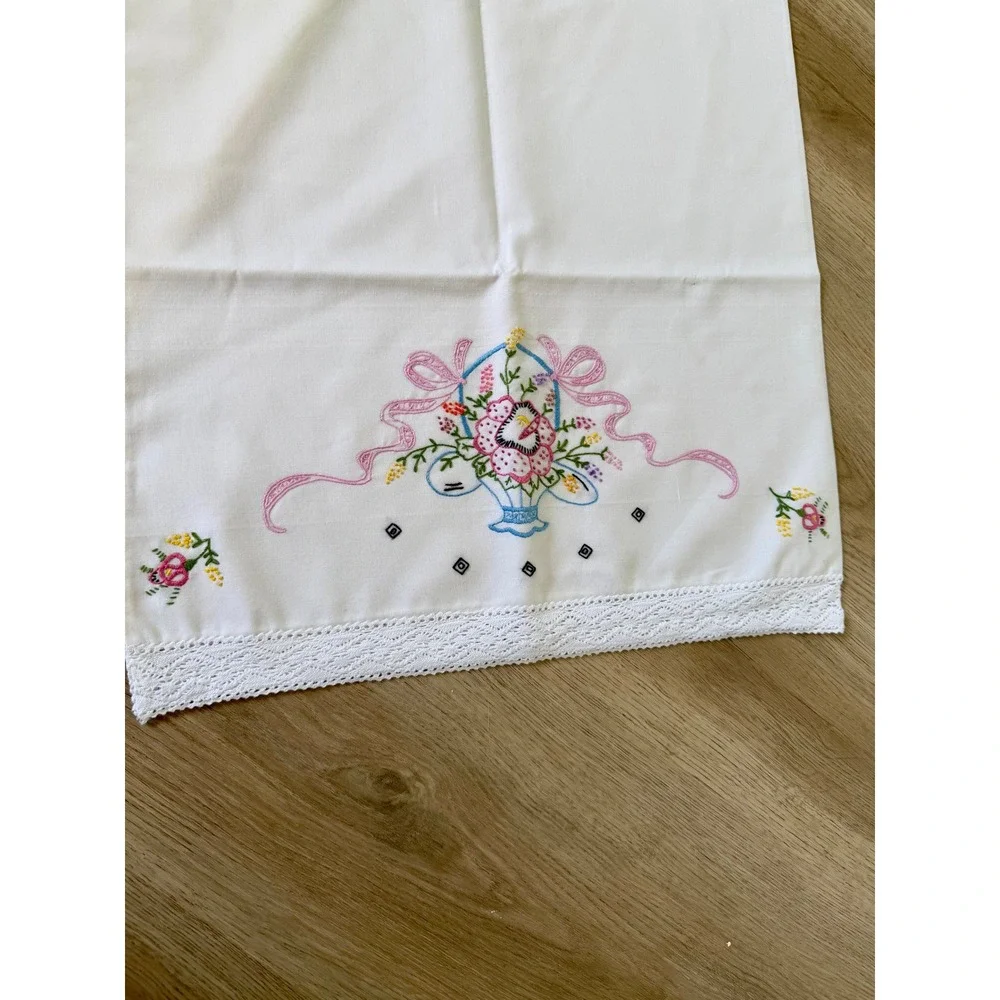 Vtg Hand Embroidered Floral Basket Pillowcase Pair White Lace Trim Cottagecore